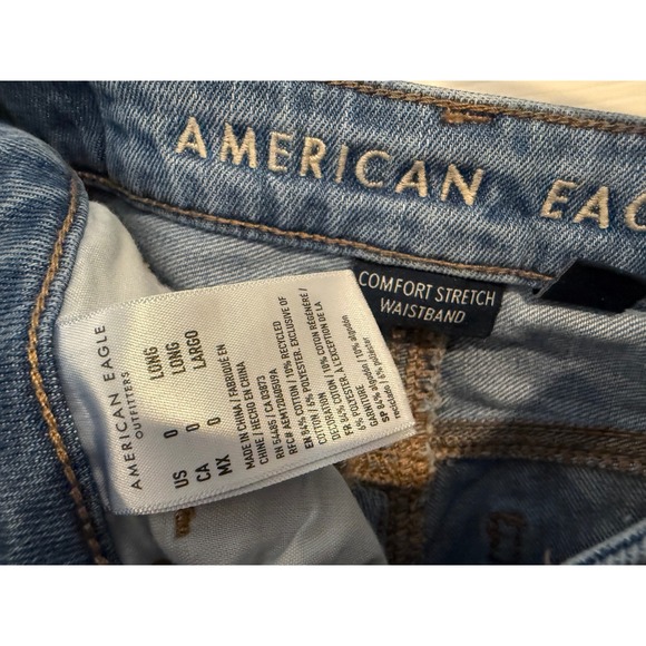 American Eagle Ripped Mom Jeans High Waisted Comfort Stretch Denim Size 0 - Picture 3 of 4